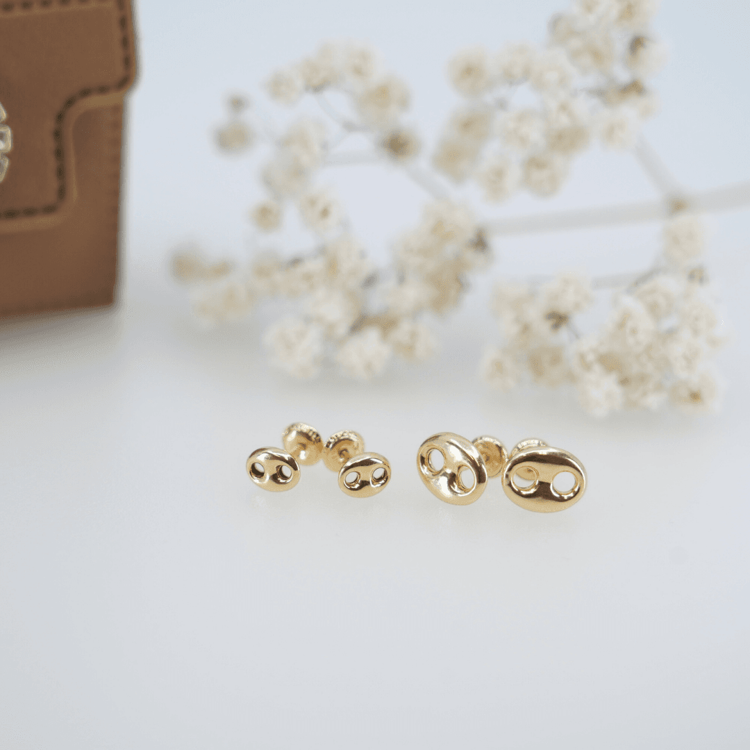 18K Gold GG Stud Earrings