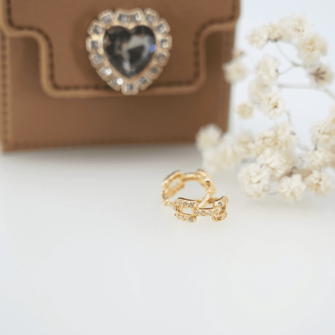 18k gold hoop with zircon