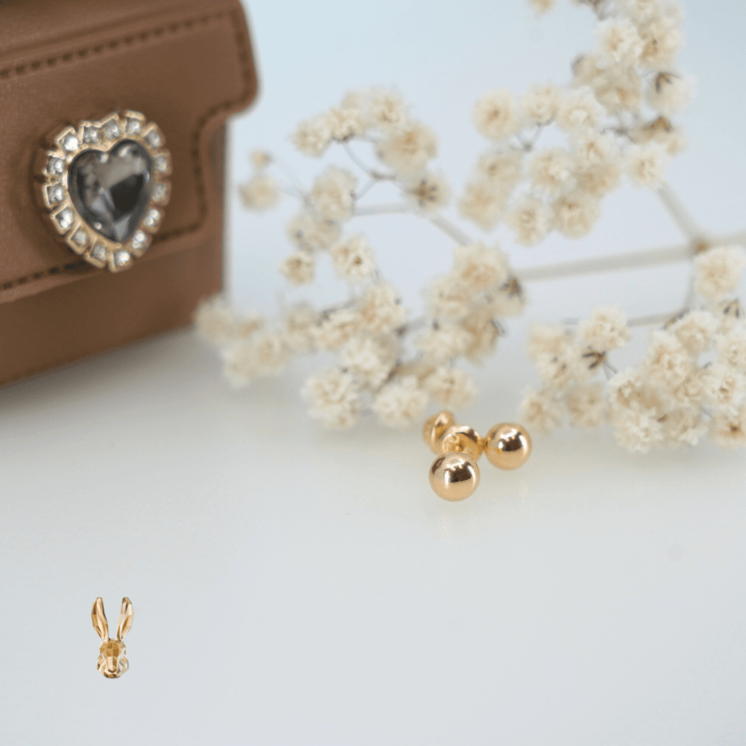 18k gold stud earring