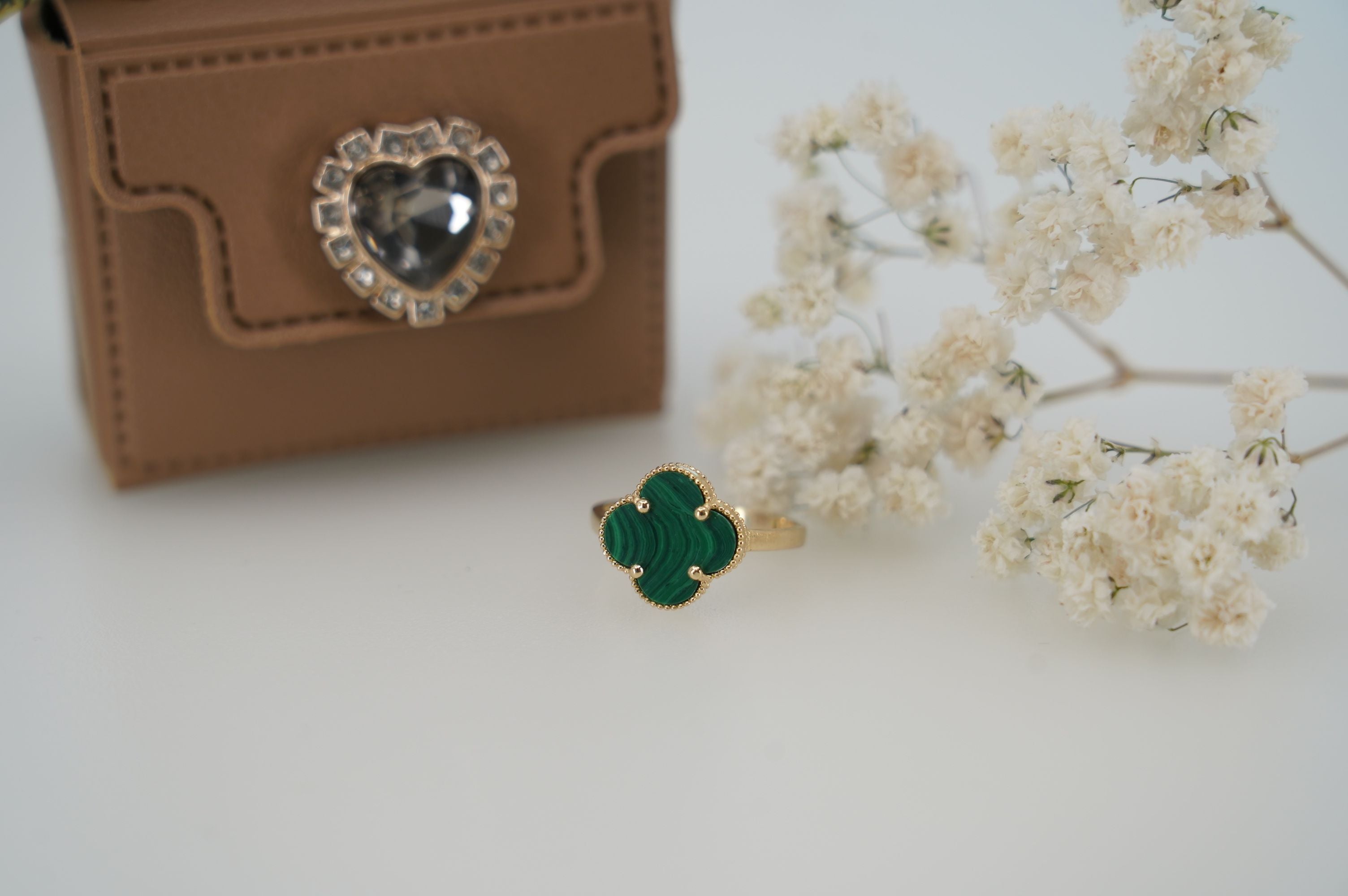 14k Green Flower Ring size 7,5
