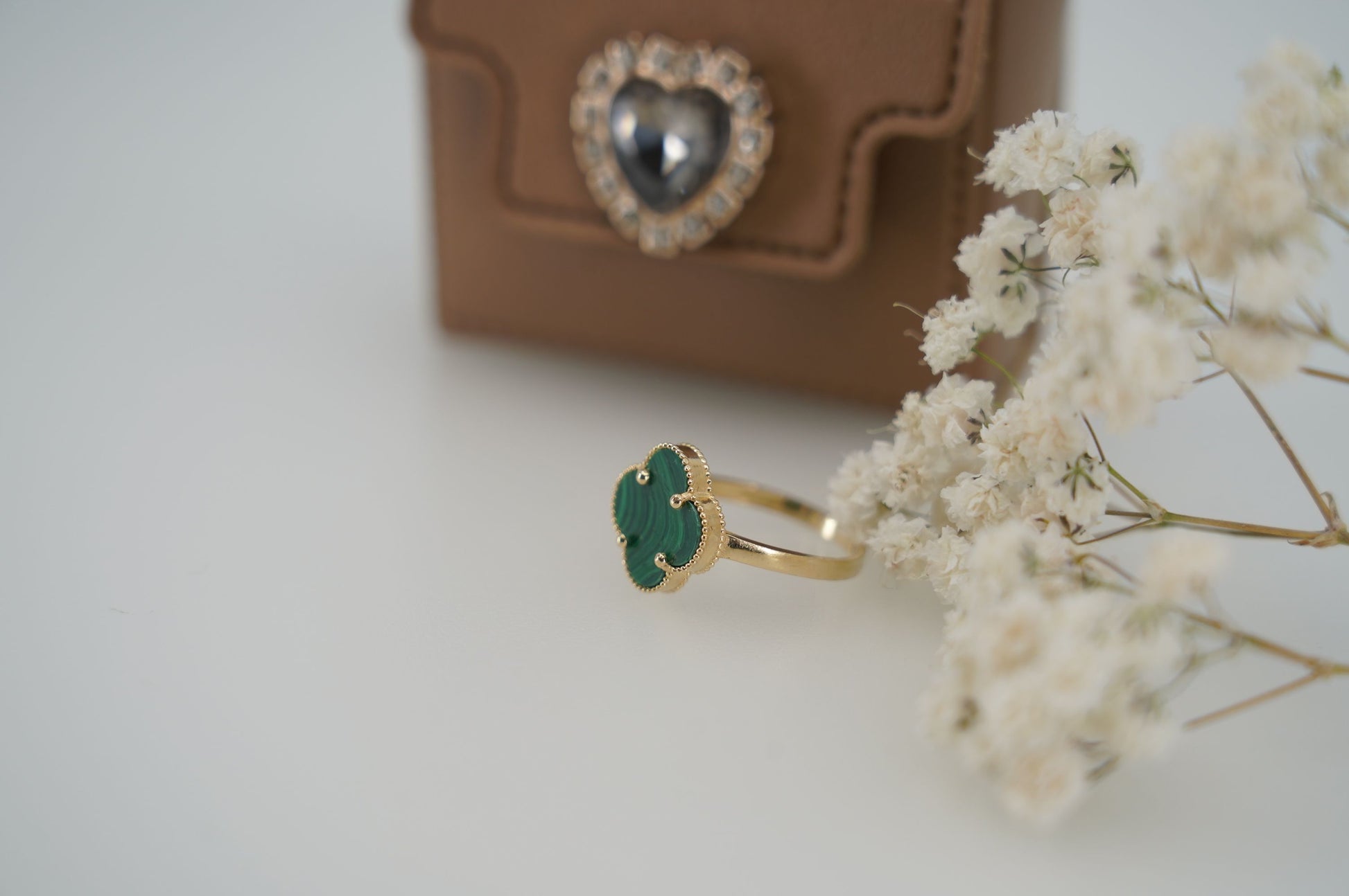 14k Green Flower Ring size 7,5