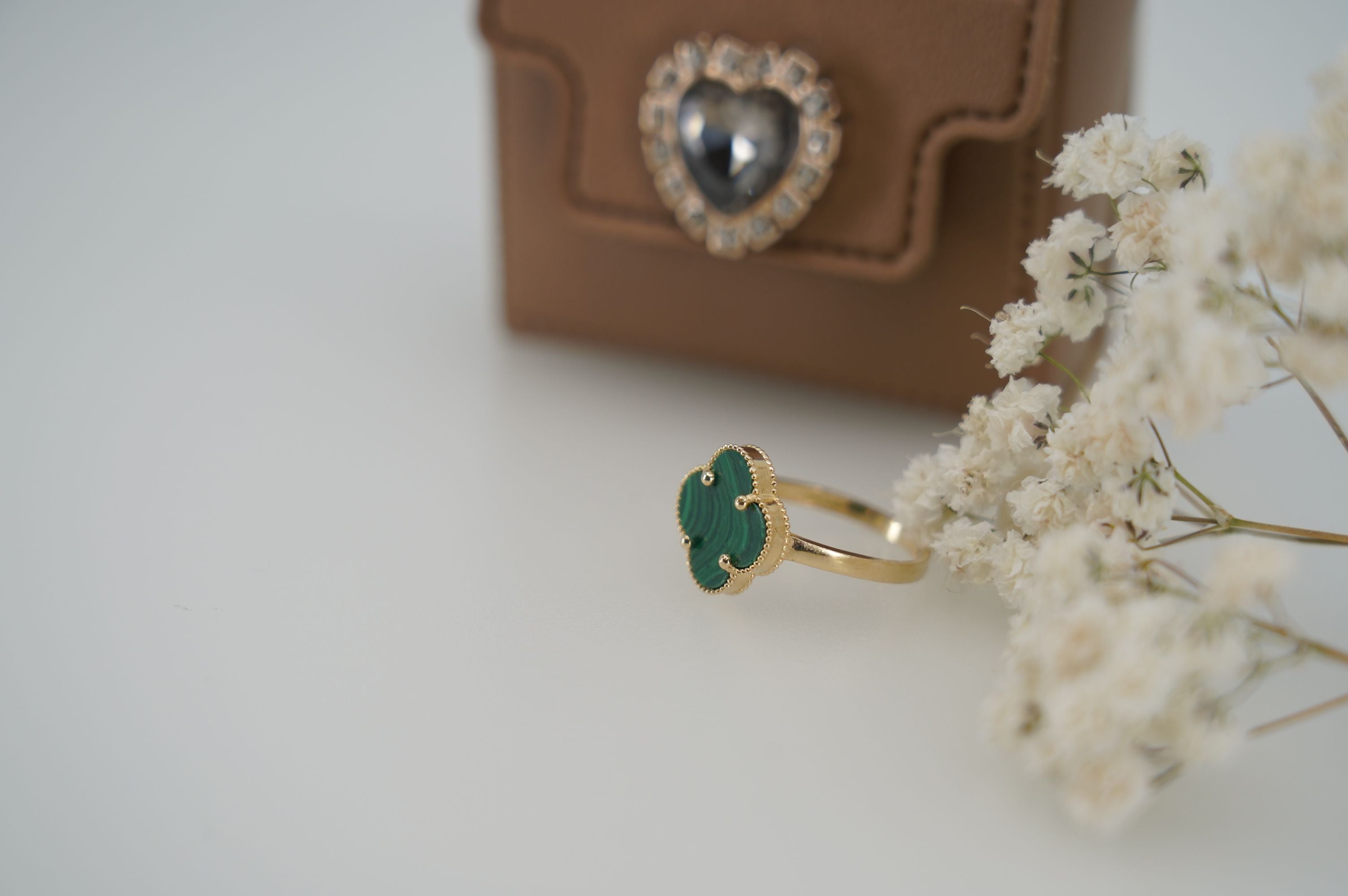 14k Green Flower Ring size 7,5