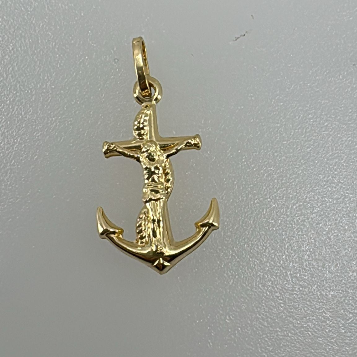 18K Ancla Pendant