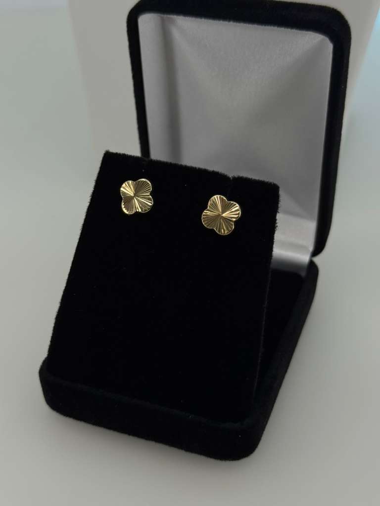 18k clover earrings